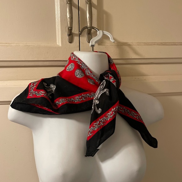 Vintage Gianni Versace scarf, red and black - Picture 2 of 7